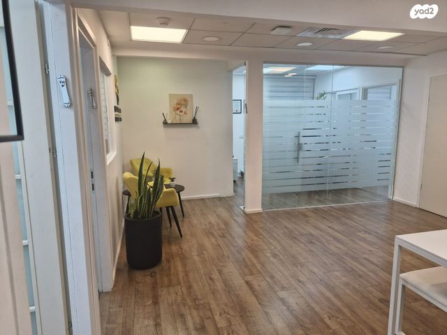 משרדים, אחד העם, מרכז העיר, חדרה