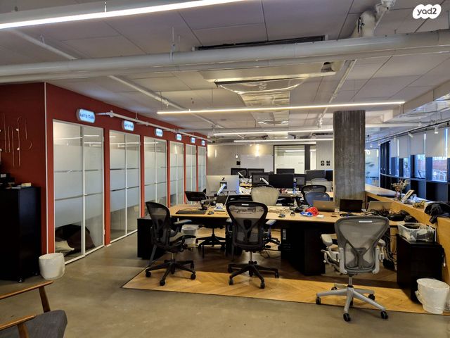 משרדים, יגאל אלון, ביצרון ורמת ישראל, תל אביב יפו