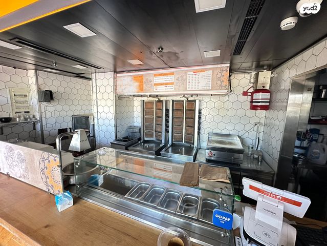 חנויות/ שטח מסחרי