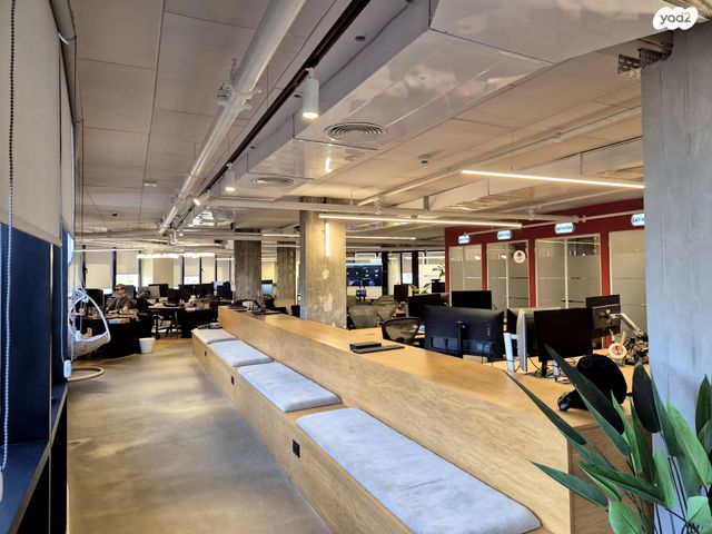 משרדים, יגאל אלון, ביצרון ורמת ישראל, תל אביב יפו