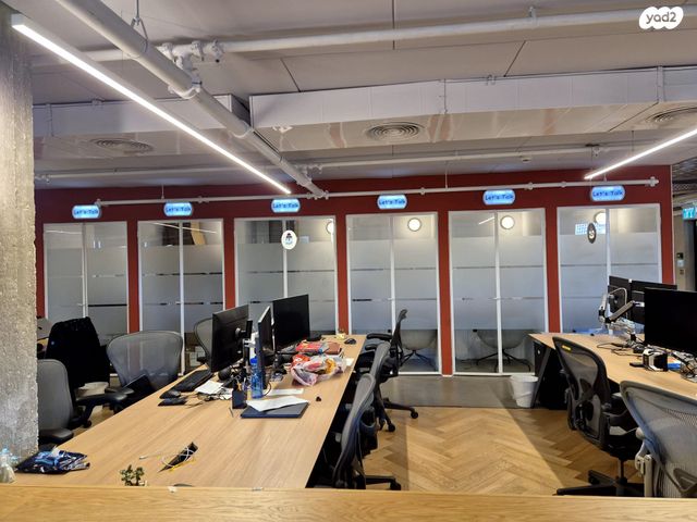 משרדים, יגאל אלון, ביצרון ורמת ישראל, תל אביב יפו