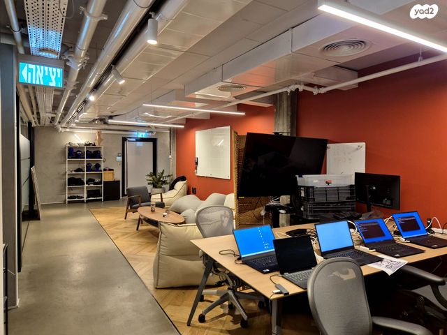 משרדים, יגאל אלון, ביצרון ורמת ישראל, תל אביב יפו