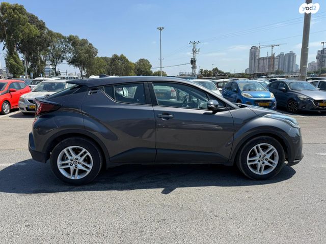 מודעת רכב טויוטה C-HR