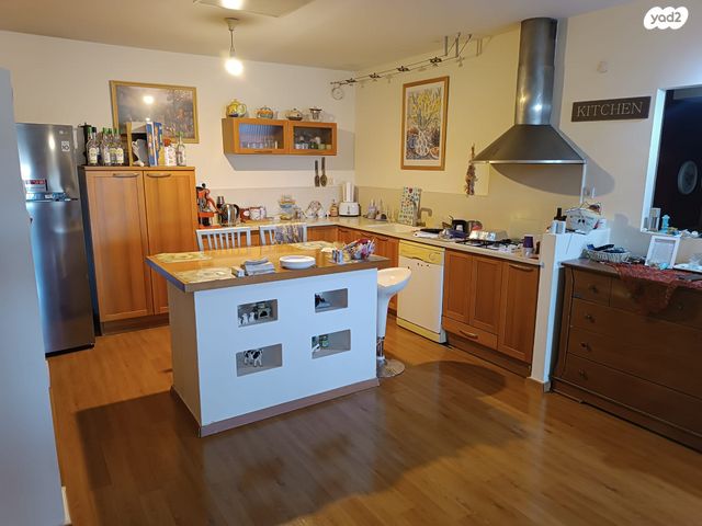 דירה, הזית 79, אורנית, אורנית