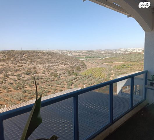 דירה, הזית 79, אורנית, אורנית