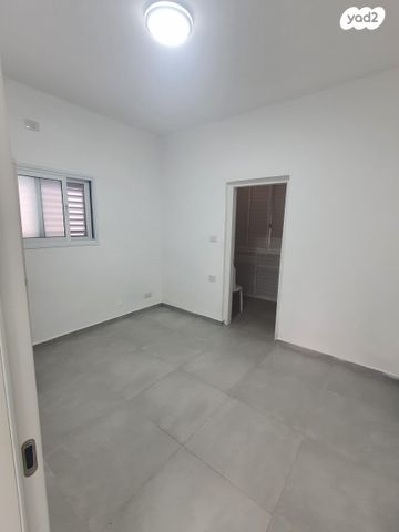 דירה, וייצמן 42, עמידר, בת ים