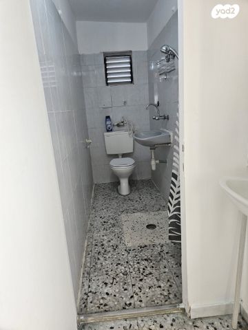 מנחם עמוסי 10