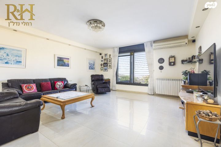 בית פרטי/ קוטג', קרית יערים, גבעת זאב