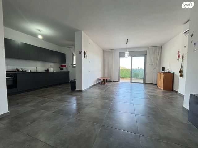 דירת גן, מגדל העמק