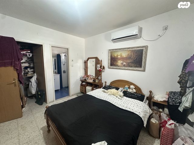 דו משפחתי, התאנה, מרכז שפירא