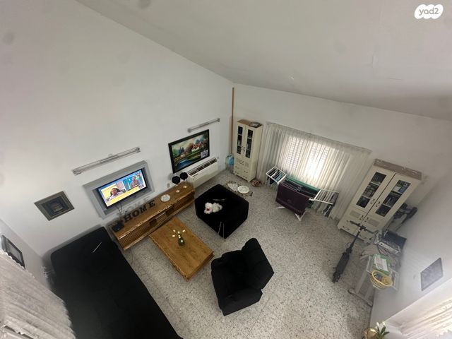 דו משפחתי, התאנה, מרכז שפירא