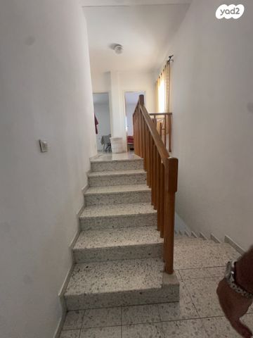 דו משפחתי, התאנה, מרכז שפירא