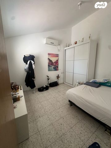 דו משפחתי, התאנה, מרכז שפירא