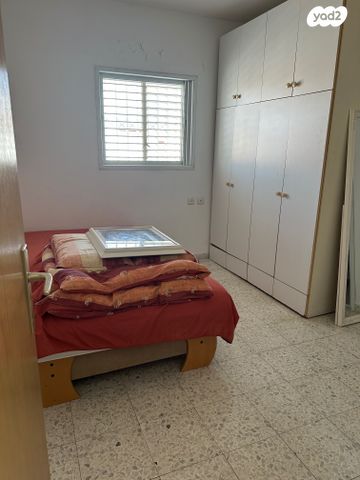 דו משפחתי, התאנה, מרכז שפירא