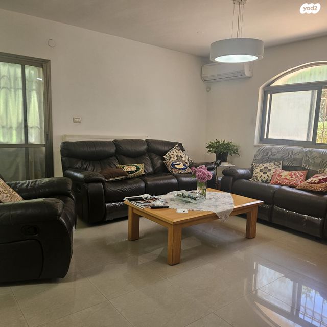 בית פרטי/ קוטג', קרית יערים, גבעת זאב