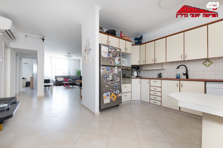 דירה, איתמר בן אב"י, רמב"ם, ראשון לציון