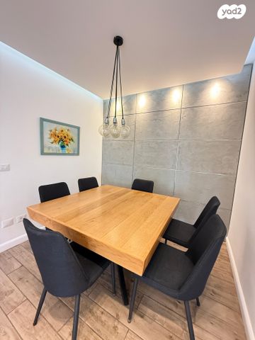 דירה, הרצליה