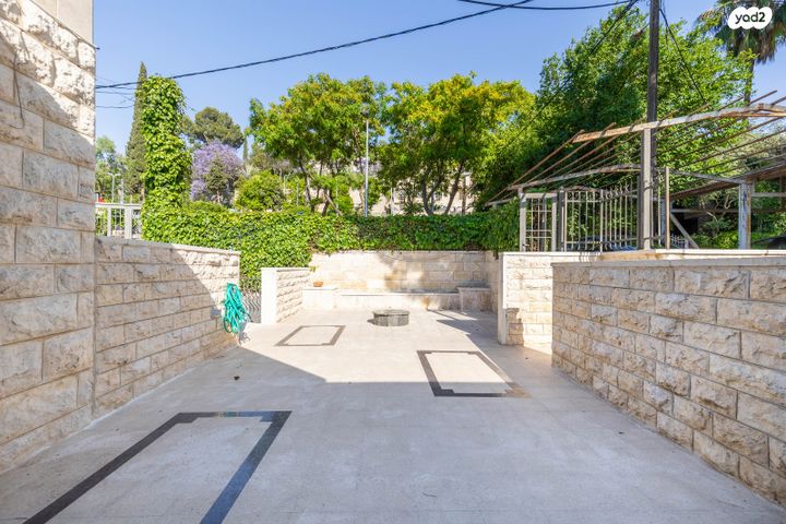 דו משפחתי, ירושלים