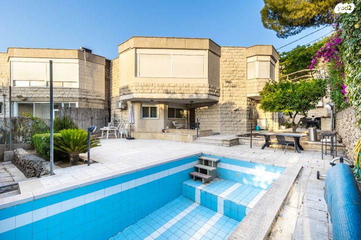 דו משפחתי, ירושלים