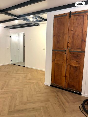 דו משפחתי, בצלאל לונדון, עג'מי, גבעת העליה, תל אביב יפו