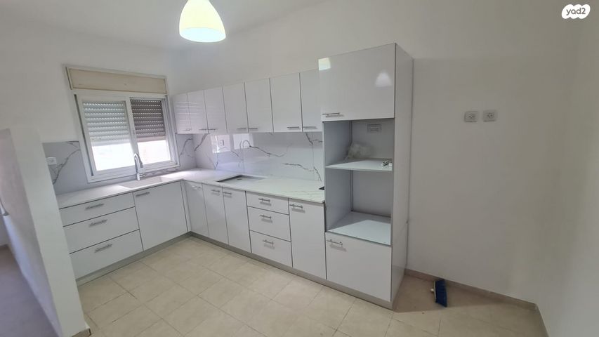 דירה, בן גוריון, קרית אתא