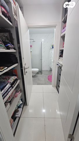 דירת גן, חולון