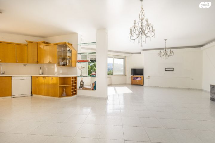 דו משפחתי, ירושלים