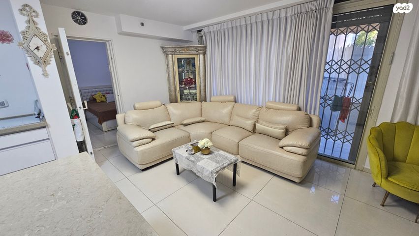 דירת גן, חולון