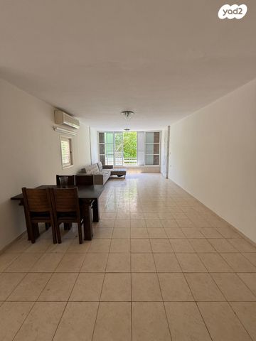 דירה, ביאליק 5, צפון מערב מרכז העיר, נתניה