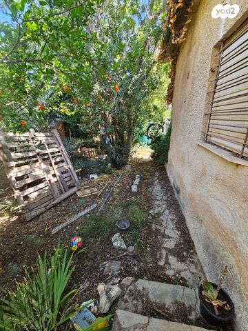 דו משפחתי, עקיבא אטינגר, קרית היובל, ירושלים