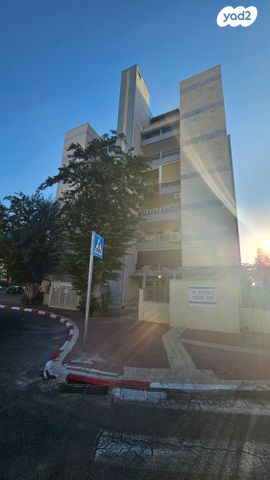 דירת גן, חולון