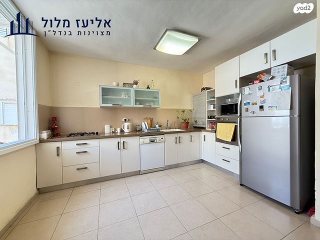 דירה, רחל המשוררת, דרום מערב ותיק, בת ים