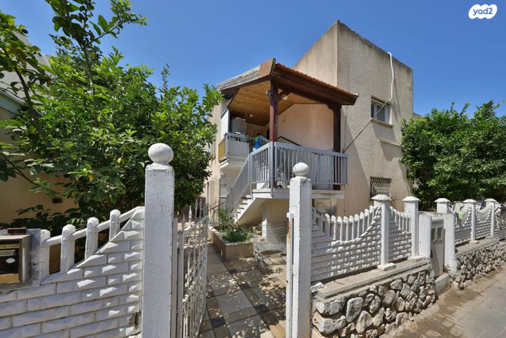 דו משפחתי, תאנה, אלמוגים, קרית ים