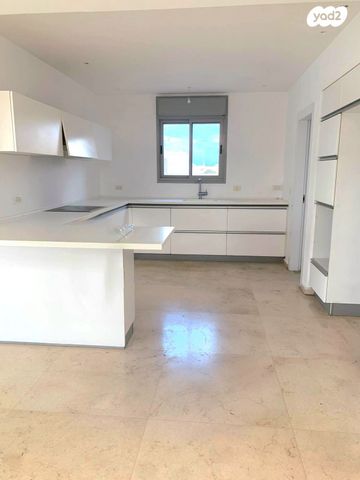 דירה, בר אילן, נווה דוד רמז, רעננה