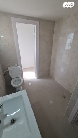 דירה, בן גוריון, קרית אתא