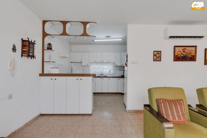 דירה, איתמר בן אב"י, רמב"ם, ראשון לציון