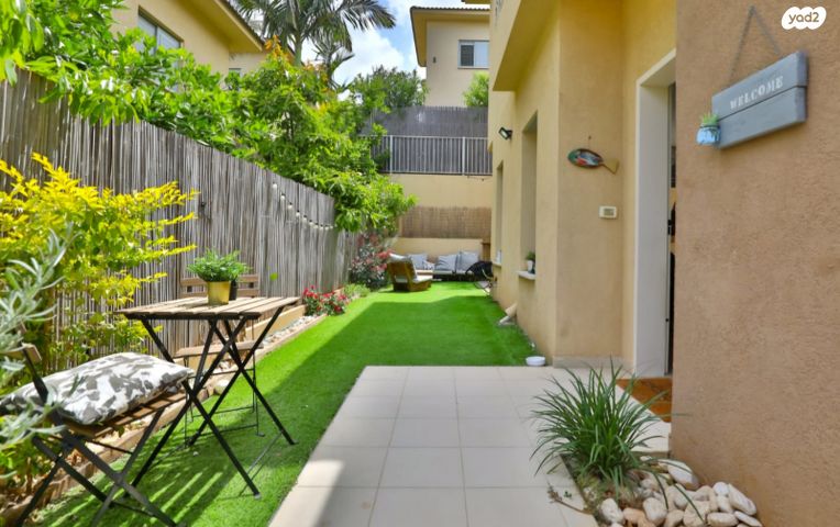 דו משפחתי, ד"ר הוגו הסנר, גדרה