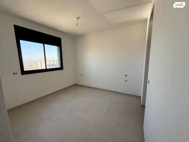 דירה, שדרות בן אב"י 42, נוף הטיילת, נתניה