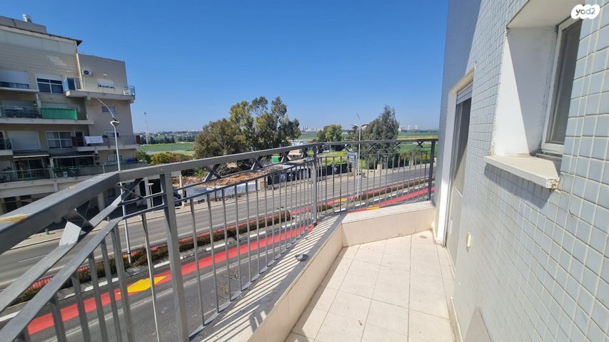 דירה, בן גוריון, קרית אתא