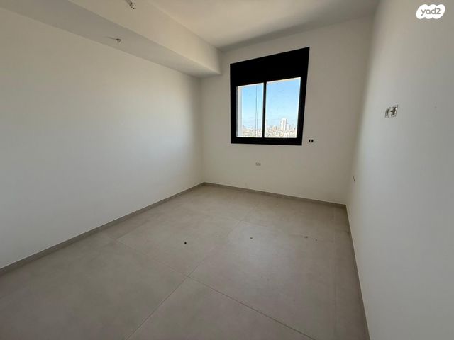 דירה, שדרות בן אב"י 42, נוף הטיילת, נתניה