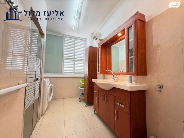 דירה, רחל המשוררת, דרום מערב ותיק, בת ים