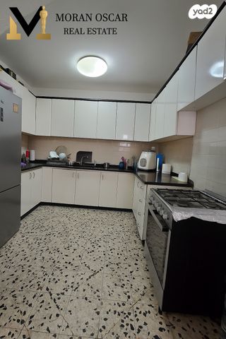 דירת גן, שלום עליכם 24, רמת השקמה, רמת גן