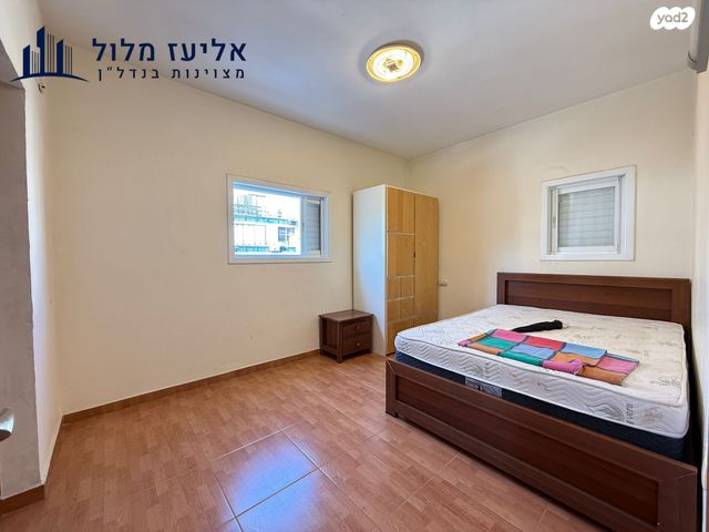 דירה, רחל המשוררת, דרום מערב ותיק, בת ים