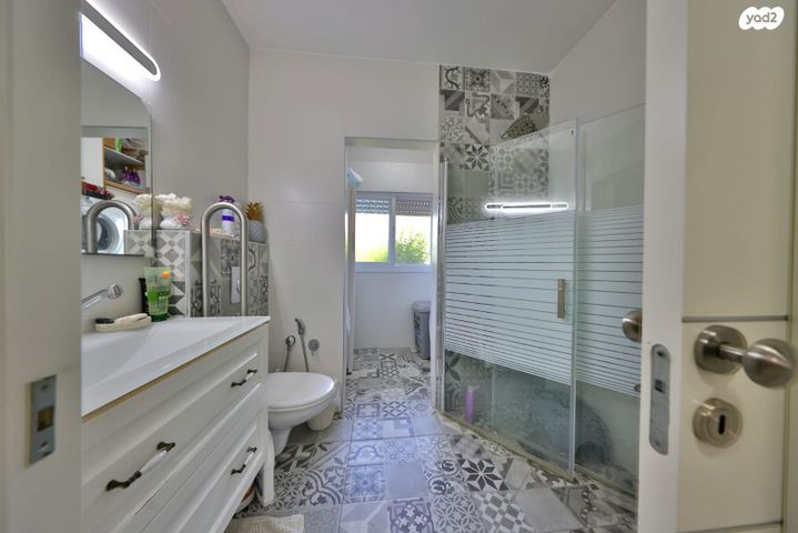 דו משפחתי, תאנה, אלמוגים, קרית ים