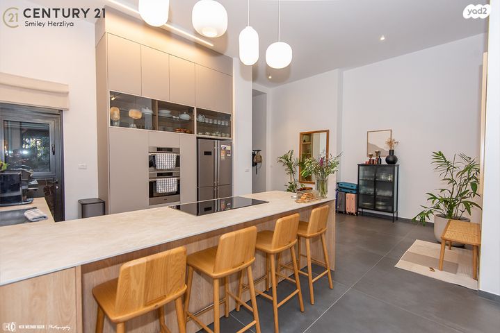 דירת גן, הרצליה הירוקה, נווה עובד, הרצליה