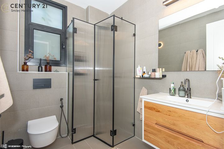 דירת גן, הרצליה הירוקה, נווה עובד, הרצליה