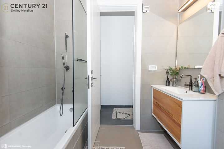 דירת גן, הרצליה