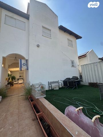 דו משפחתי, התאנה, מרכז שפירא