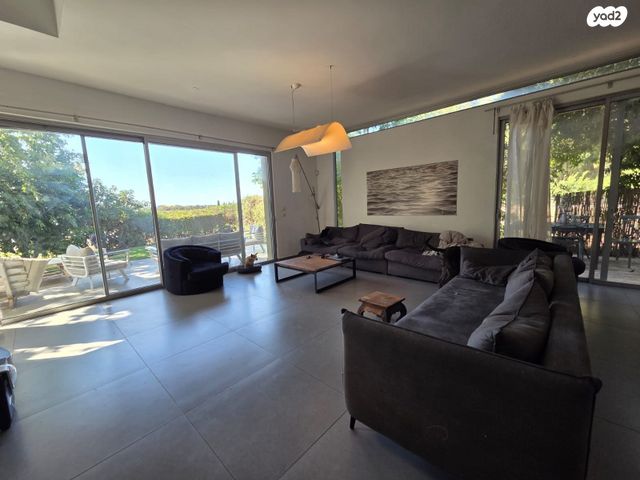 בית פרטי/ קוטג', שאר העיר, קדימה צורן