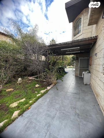 בית פרטי/ קוטג', קרית יערים, גבעת זאב